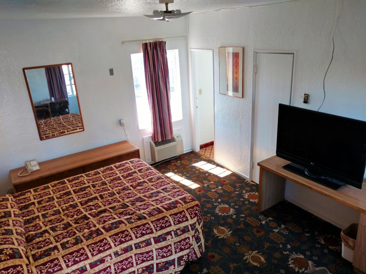 Highland Tower Motel ツーソン エクステリア 写真